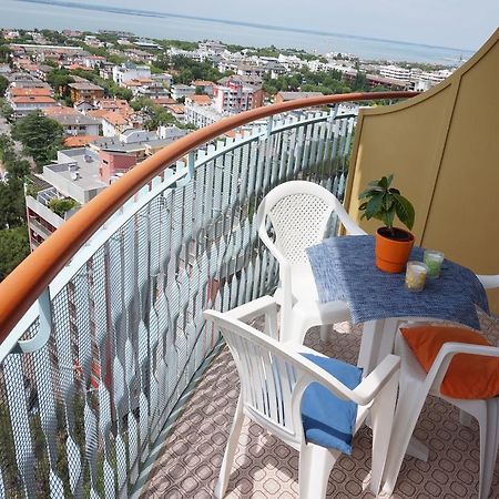 Appartamenti La Torre Lignano Sabbiadoro Eksteriør billede