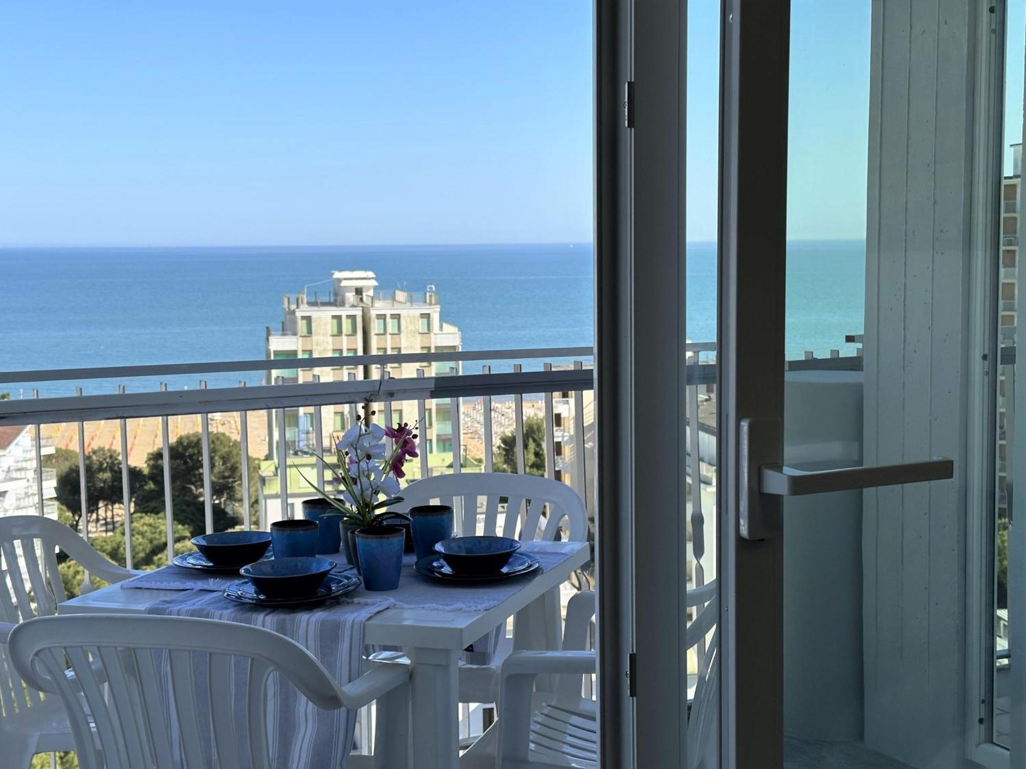 Appartamenti La Torre Lignano Sabbiadoro Eksteriør billede