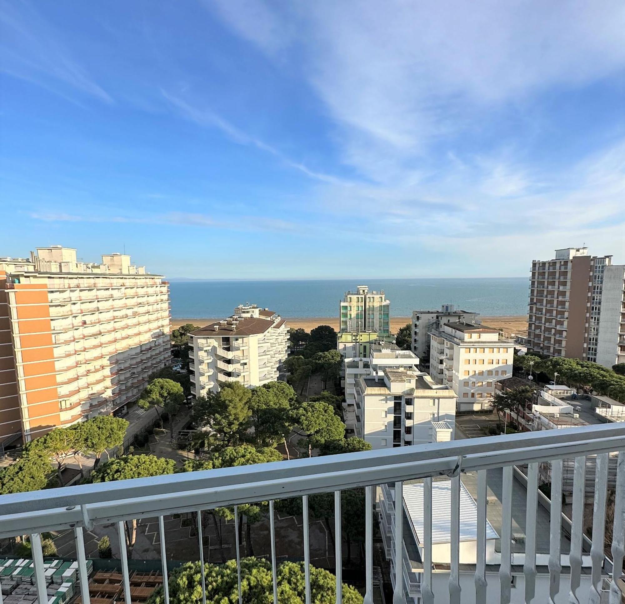 Appartamenti La Torre Lignano Sabbiadoro Eksteriør billede