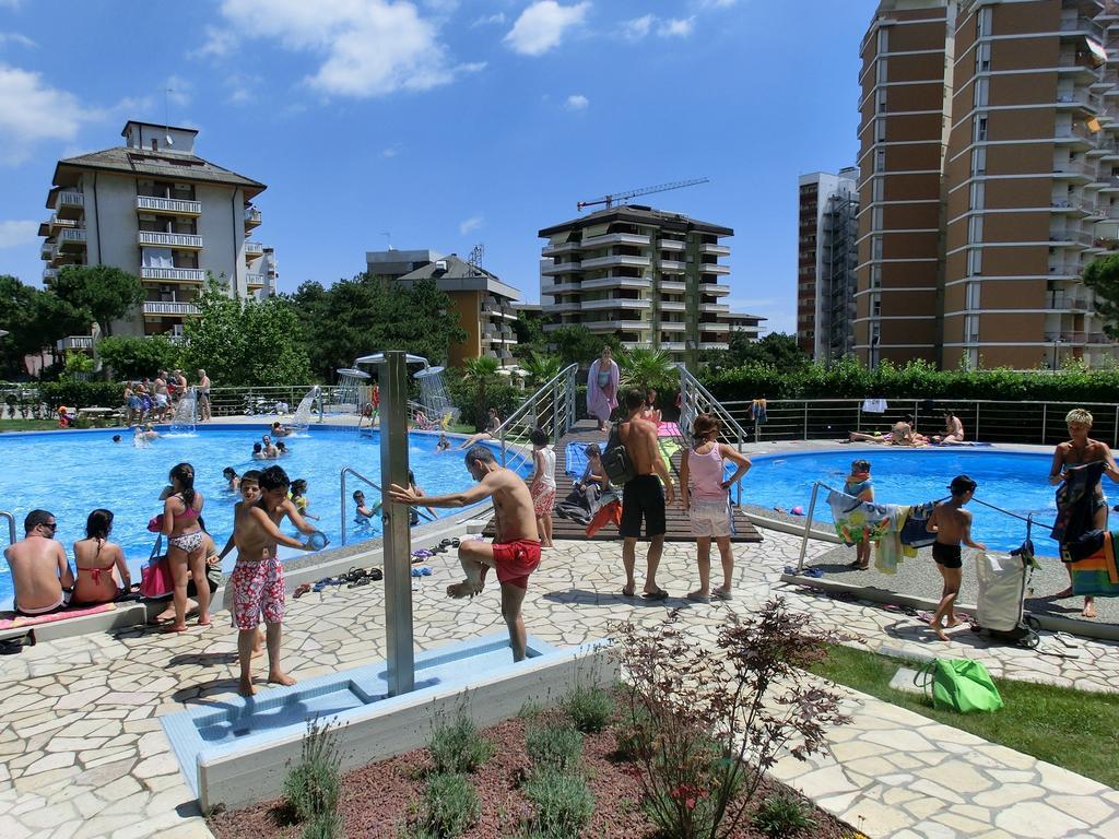 Appartamenti La Torre Lignano Sabbiadoro Eksteriør billede