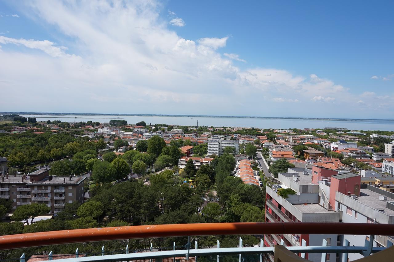 Appartamenti La Torre Lignano Sabbiadoro Eksteriør billede